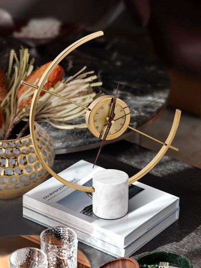 Đồng hồ để bàn sáng tạo độc đáo